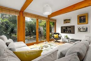 The Victorian House - Enticing 3bdr House With Garden