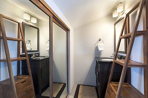 Country Club Villas #331