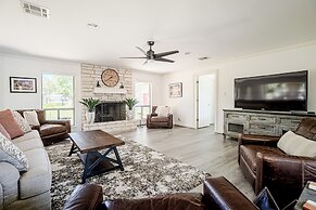 Island Paradise A Waterfront Oasis With Pool