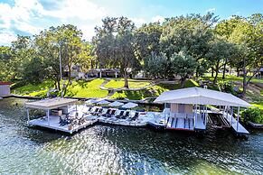 Island Paradise A Waterfront Oasis With Pool