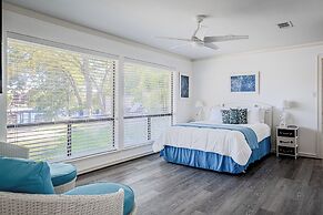 Island Paradise A Waterfront Oasis With Pool