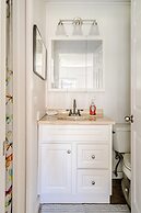 Island Paradise A Waterfront Oasis With Pool