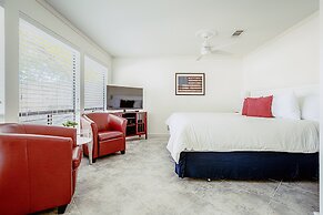 Island Paradise A Waterfront Oasis With Pool