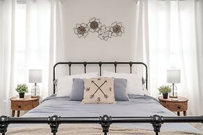 Historic Ludlow Apt B