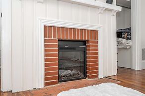 Historic Ludlow Apt B