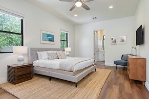 Villa Verbena by Avantstay Expansive Estate w/ B-ball Court, Pool/spa 