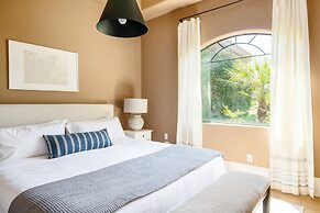 Villa Verbena by Avantstay Expansive Estate w/ B-ball Court, Pool/spa 