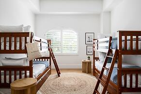 Villa Verbena by Avantstay Expansive Estate w/ B-ball Court, Pool/spa 