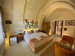Mesken Cave Suites