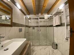 Mesken Cave Suites