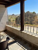 Mesken Cave Suites