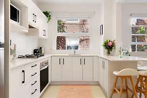 Bondi Breeze Apartment