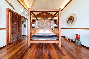 Les Lodges - Parrot World