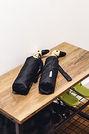 2 Bed Apartment Right on Trafalgar Square