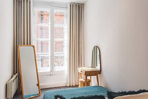 2 Bed Apartment Right on Trafalgar Square