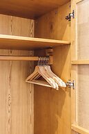 2 Bed Apartment Right on Trafalgar Square