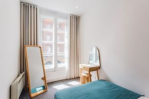 2 Bed Apartment Right on Trafalgar Square