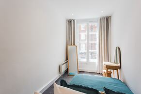 2 Bed Apartment Right on Trafalgar Square
