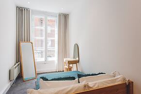 2 Bed Apartment Right on Trafalgar Square