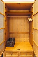 2 Bed Apartment Right on Trafalgar Square