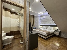 Ada Hotel