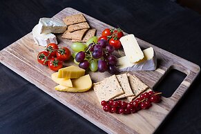 Castle Varagh Hotel & Bar