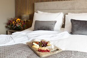 Castle Varagh Hotel & Bar