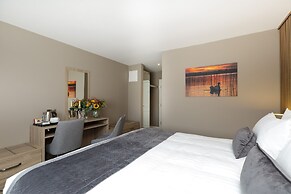 Castle Varagh Hotel & Bar