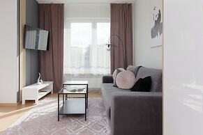 Warsaw Apartment With Parking by Renters
