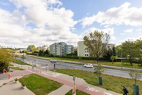 Warsaw Apartment With Parking by Renters