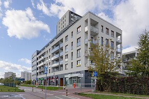 Warsaw Apartment With Parking by Renters