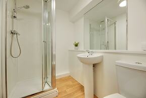 Charltons Bonds Apartments - By Week2Week