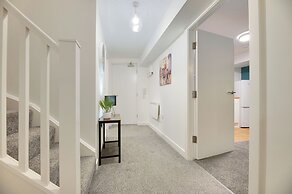 Charltons Bonds Apartments - By Week2Week