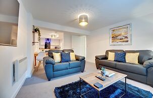 Charltons Bonds Apartments - By Week2Week