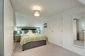 Charltons Bonds Apartments - By Week2Week