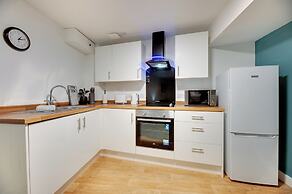 Charltons Bonds Apartments - By Week2Week