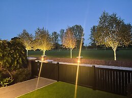 Impeccable Farm Apartment in Walberton, England