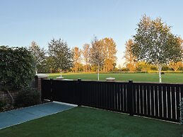 Impeccable Farm Apartment in Walberton, England