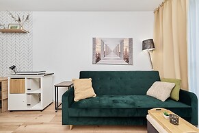 Studio Wrocław Fabryczna by Renters