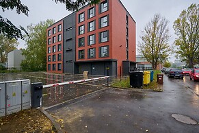 Studio Wrocław Fabryczna by Renters