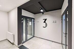 Studio Wrocław Fabryczna by Renters