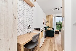 Studio Wrocław Fabryczna by Renters