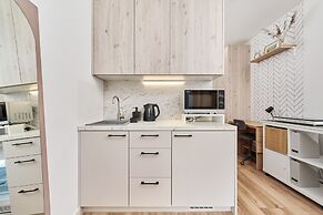 Studio Wrocław Fabryczna by Renters