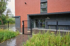 Studio Wrocław Fabryczna by Renters