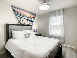 A Touch Of Blue At Windsor Island Resort 5 Bedroom Townhouse by Redawn