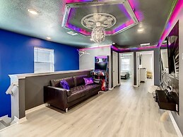 A Touch Of Blue At Windsor Island Resort 5 Bedroom Townhouse by Redawn