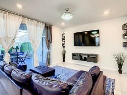 A Touch Of Blue At Windsor Island Resort 5 Bedroom Townhouse by Redawn