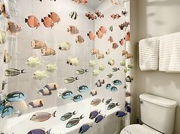 A Touch Of Blue At Windsor Island Resort 5 Bedroom Townhouse by Redawn