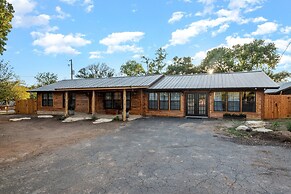 Guadalupe Bluff Bunk House 5 Bedroom Home by RedAwning