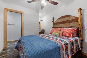 Guadalupe Bluff Bunk House 5 Bedroom Home by RedAwning
